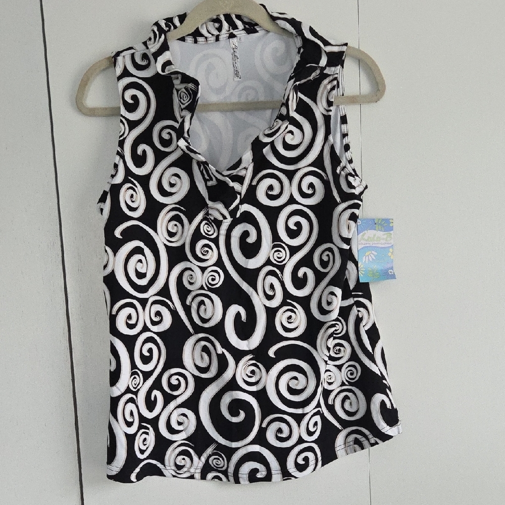 Lulu-B Black and White Swirl Sleeveless Blouse